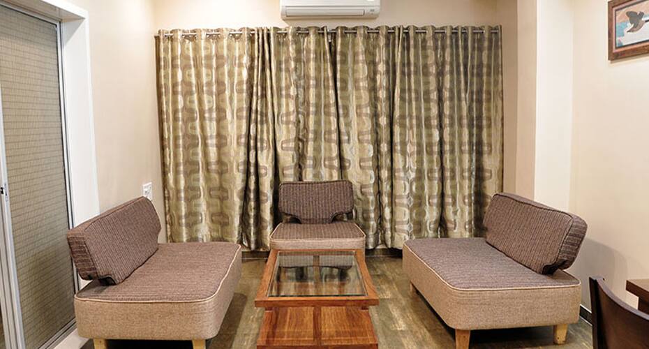 Hotel Blue Bells, Valsad 4